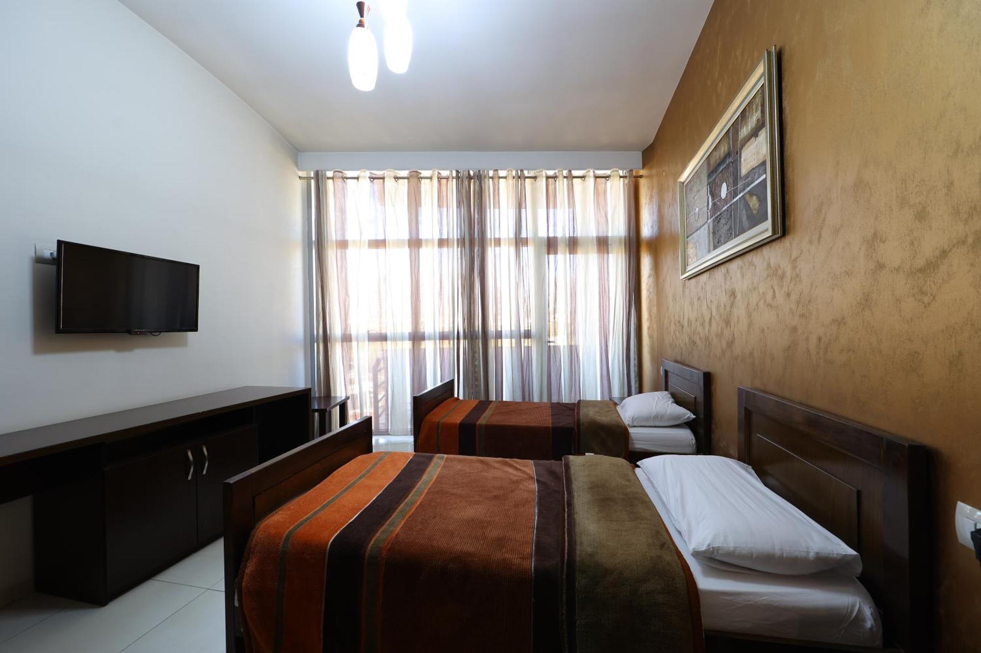 Hotel Gjuta Farke e Madhe Ngoại thất bức ảnh