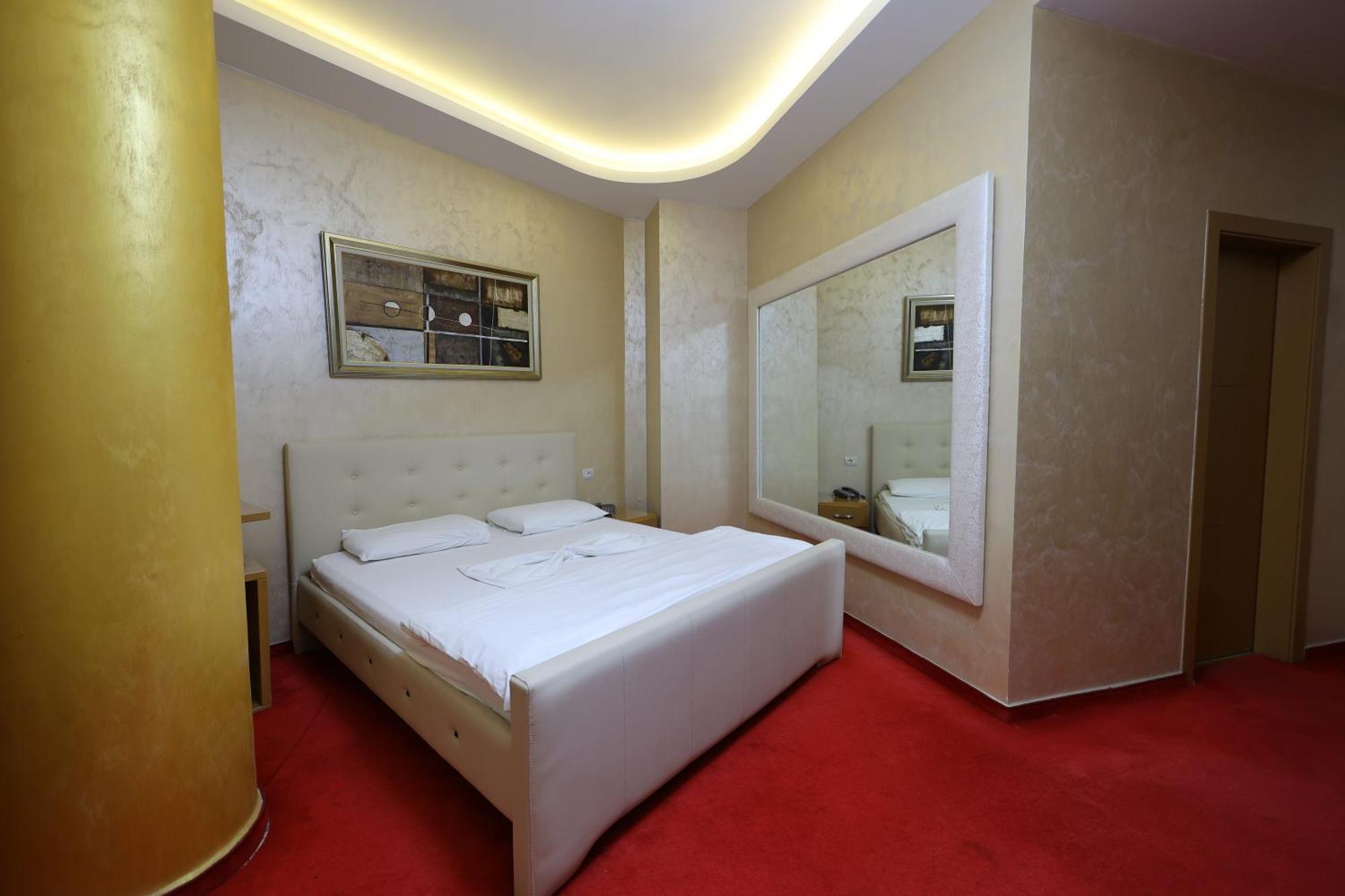 Hotel Gjuta Farke e Madhe Ngoại thất bức ảnh
