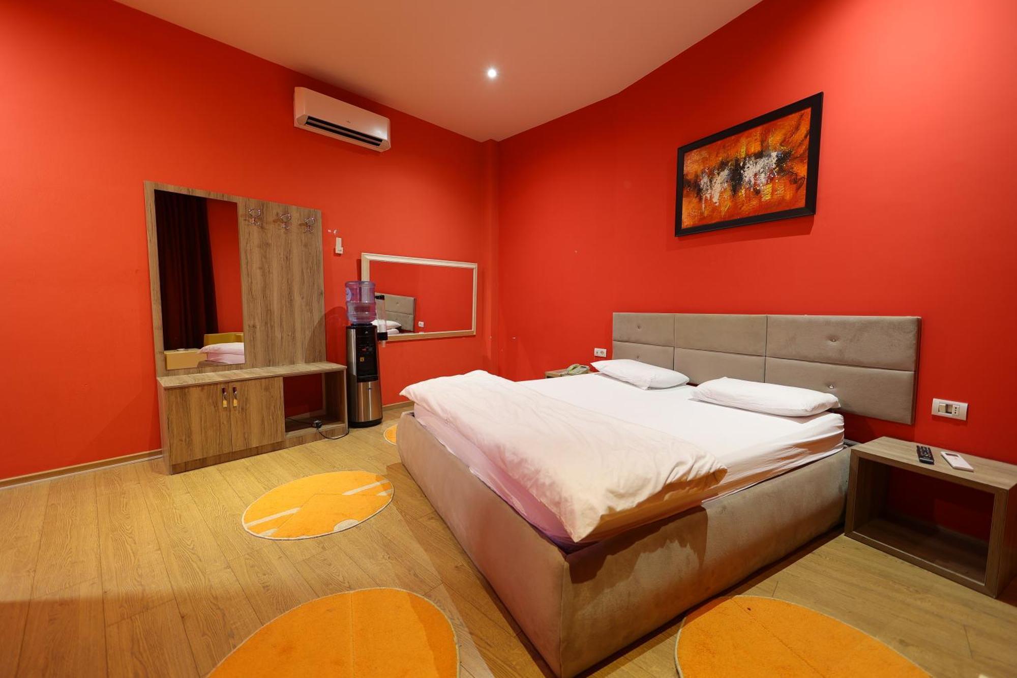 Hotel Gjuta Farke e Madhe Ngoại thất bức ảnh