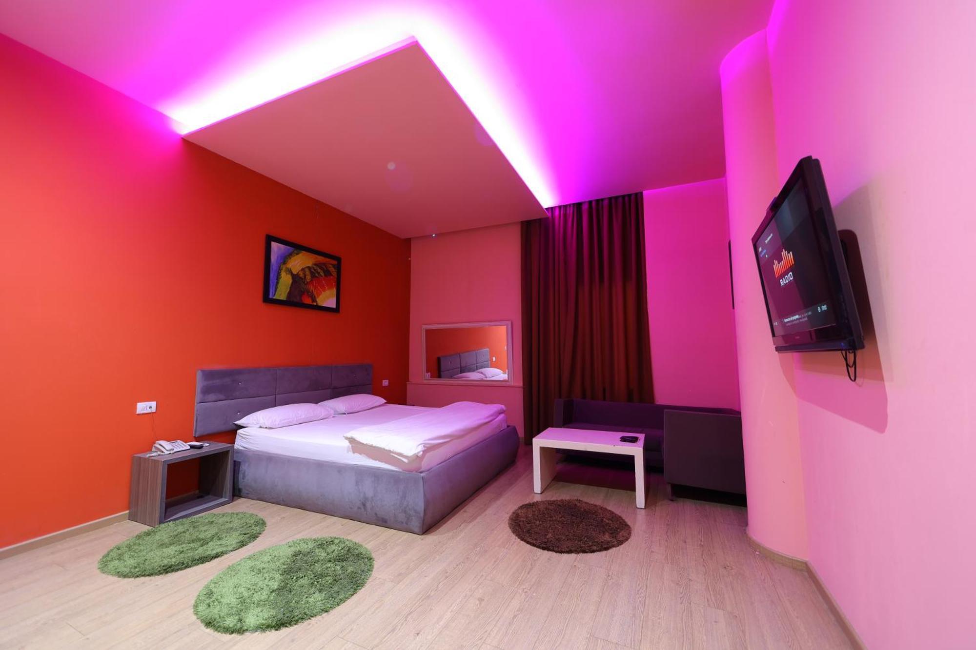 Hotel Gjuta Farke e Madhe Ngoại thất bức ảnh