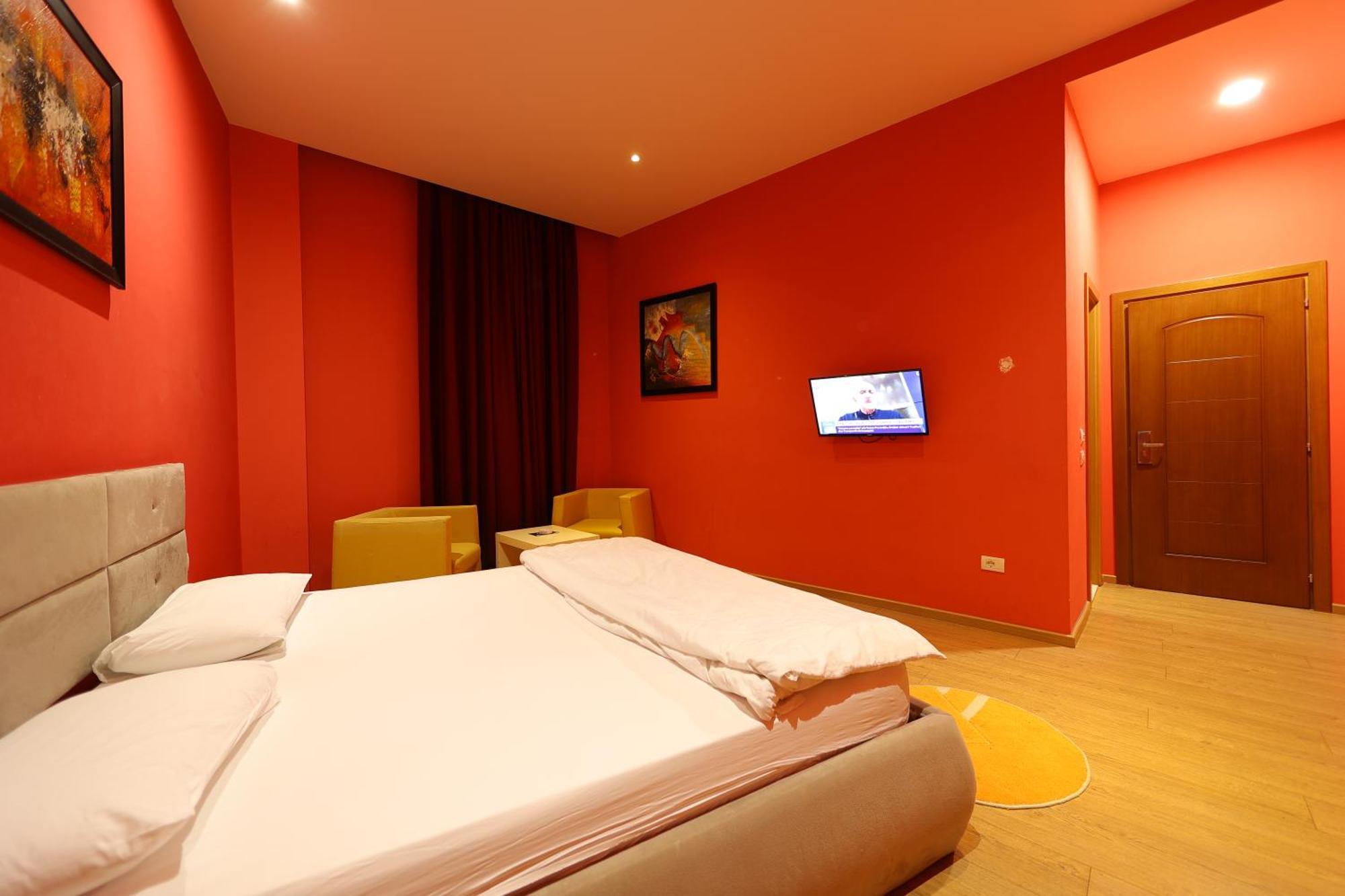 Hotel Gjuta Farke e Madhe Ngoại thất bức ảnh